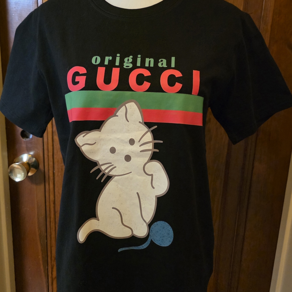 Gucci  Black Cat Graphic T-Shirt Size Medium To Large